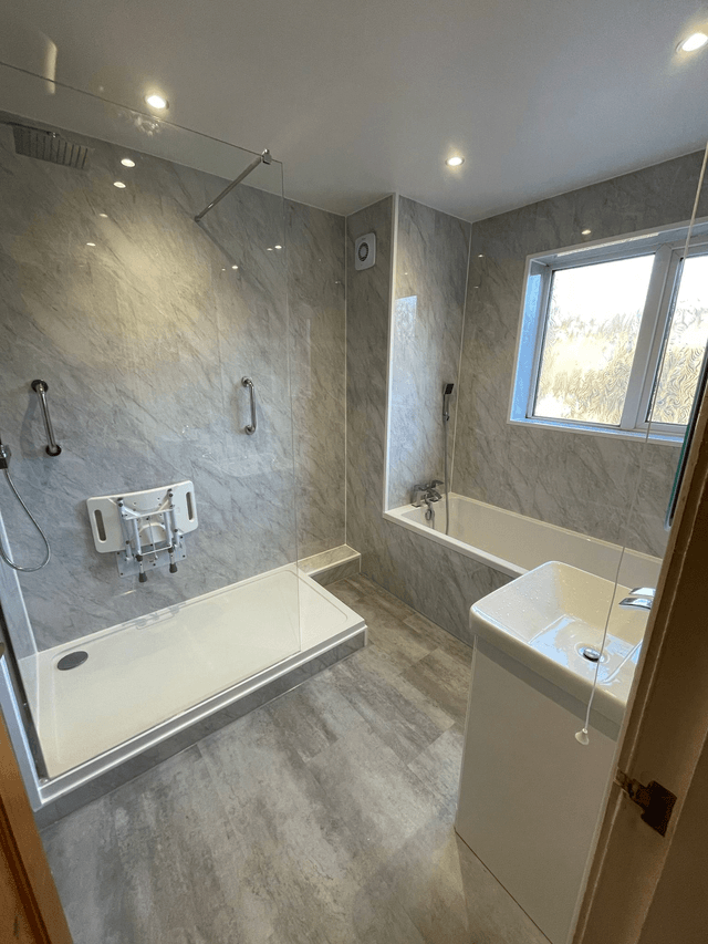  Medium Bathroom Package (Cladding) £ 5499