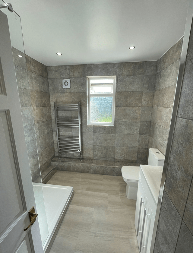  Medium Bathroom Package (Cladding) £ 5499